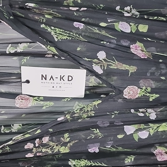 NA-KD sheer high neck floral dress size XS - Picture 5 of 9